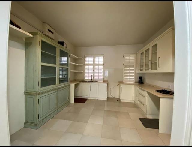 3 BEDROOM APARTMENT FOR SALE IN GLENWOOD